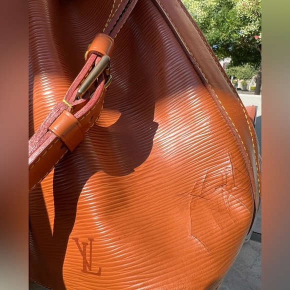 Louis Vuitton Epi Noi Bucket Bag - Cipango Gold / Pre Owned